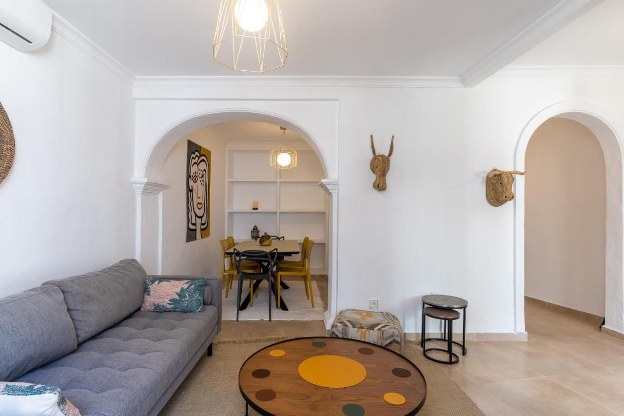 エステポナ Casa Blancaヴィラ エクステリア 写真